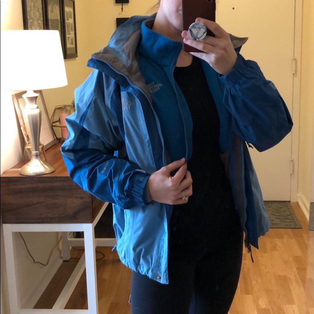 3-in-1 blue North face jacket and fleece combo